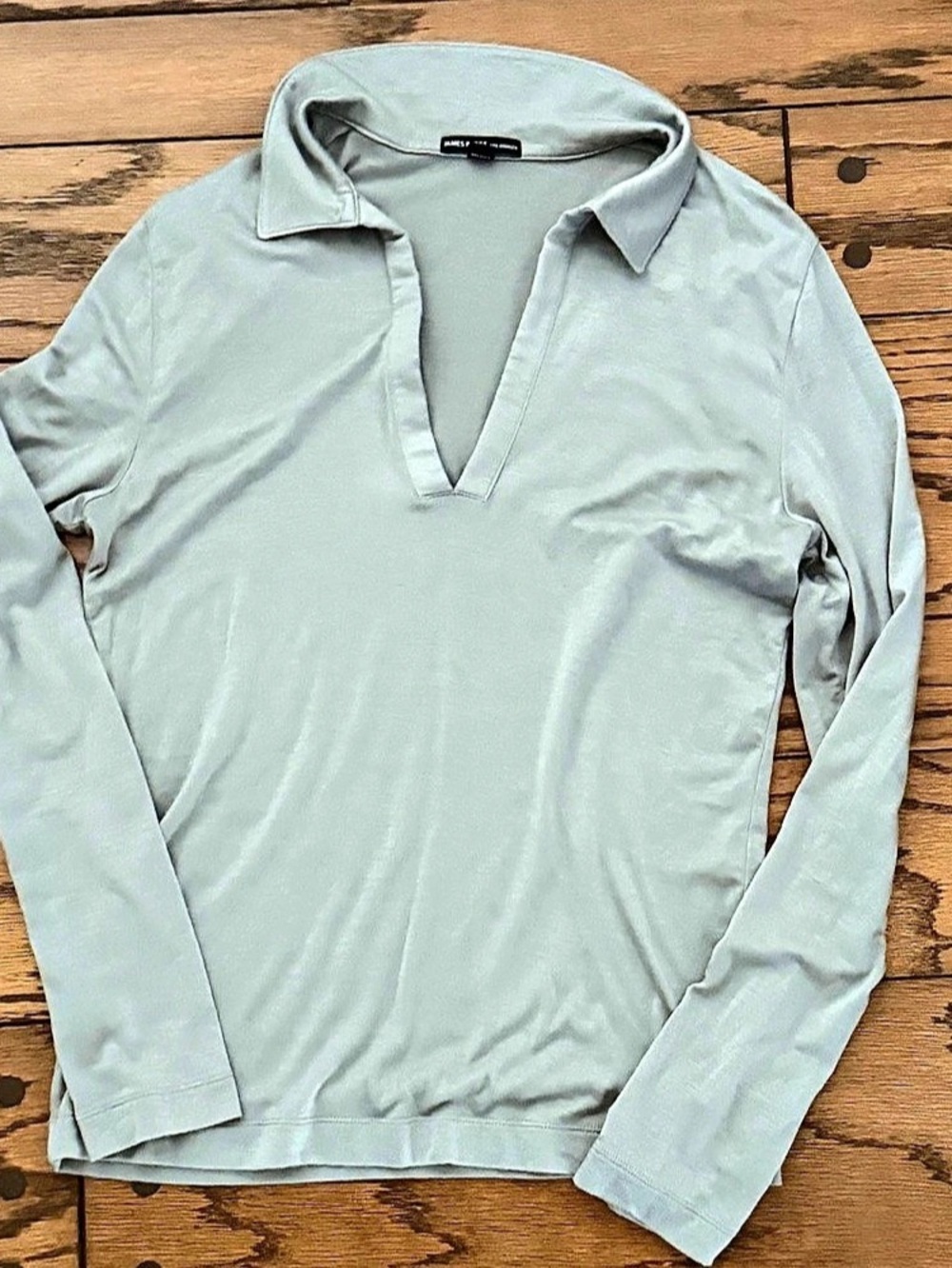 James Perse Los Angeles Sage
Gray Long Sleeve Polo Top Size 2(M) V-Neckline